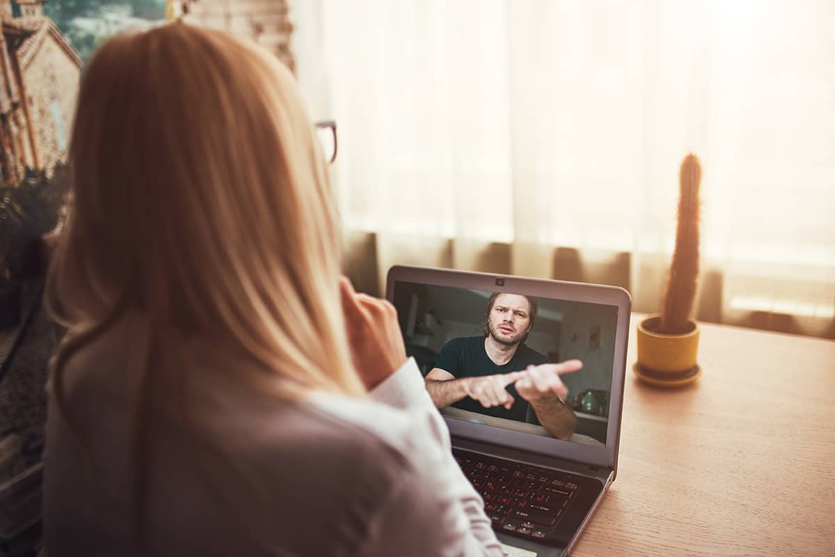a therapist leads an online drug rehab course